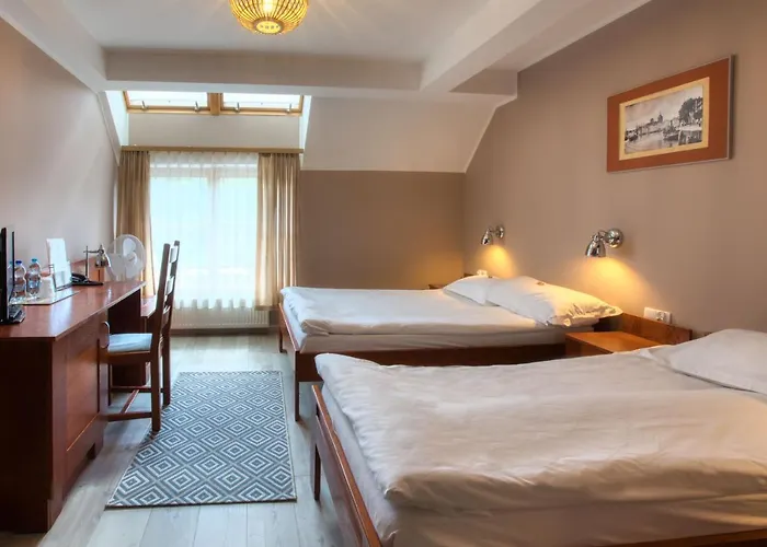 Dom Oliwski Πανδοχείο 3*